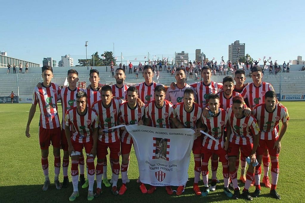 El plantel Decano que logró el ascenso al Torneo Federal A el pasado 20 de febrero