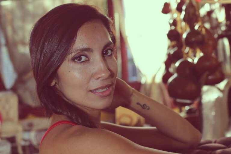 'La música siempre fue una forma de canalizar emociones' afirma Eli Alvarado. Gentileza.