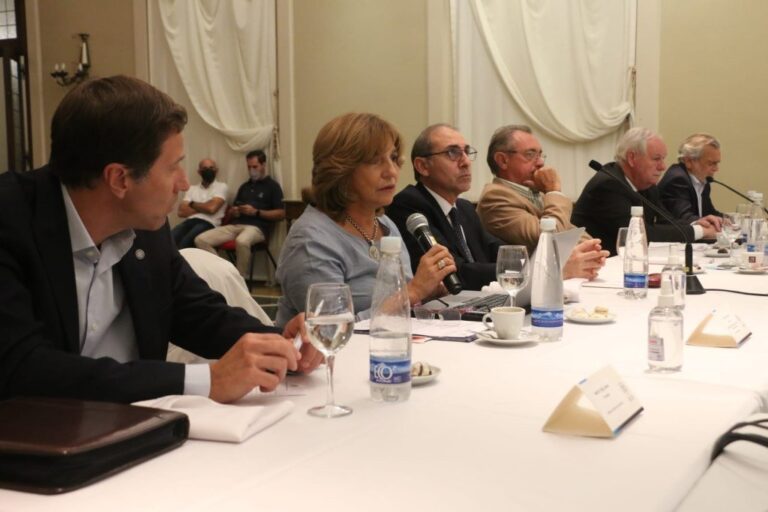 "Escuchamos a los sectores productivos y recibimos sus aportes sobre un tema importantísimo