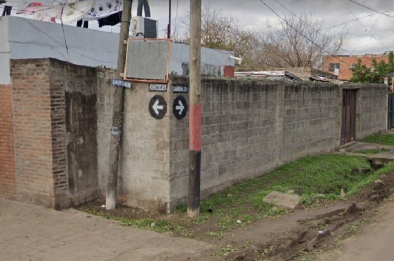 El ataque a balazos se produjo en la zona de Cordón Ayacucho. Google Street View.