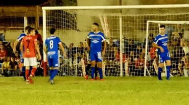Deportivo Urdinarrain le ganó como visitante a Central Larroque y buscará definir la serie en casa. Prensa Central Larroque