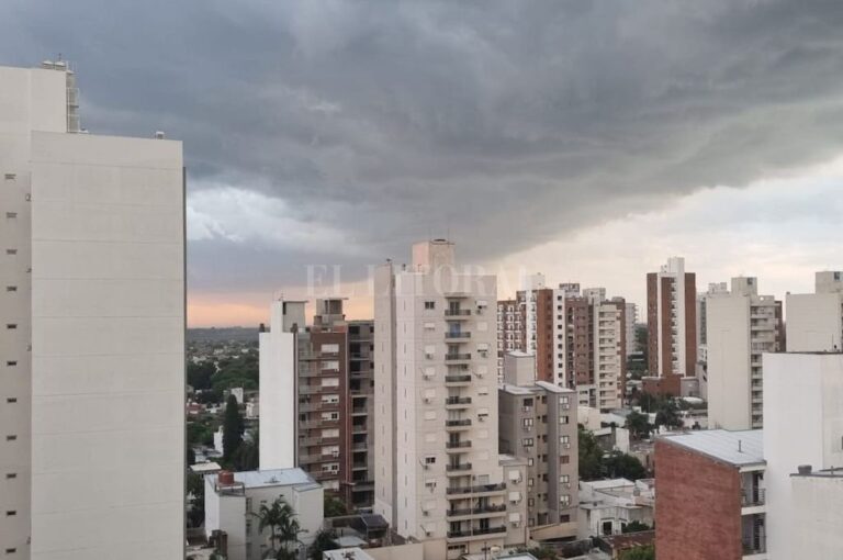 La tormenta avanza por la ciudad de Santa Fe - 29/03/22 El Litoral
