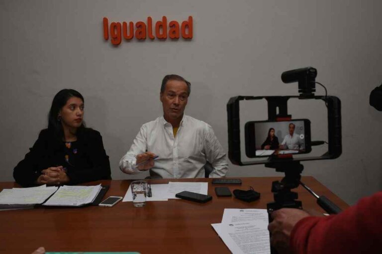 Donnet y Giustiniani dieron detalles del proyecto de reforma constitucional en la sede partidaria de Igualdad.   Gentileza