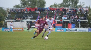 Defensores de Pronunciamiento rescató un punto sobre el final del partido. El equipo de Sergio Chitero fue el único que sumó en la segunda jornada.