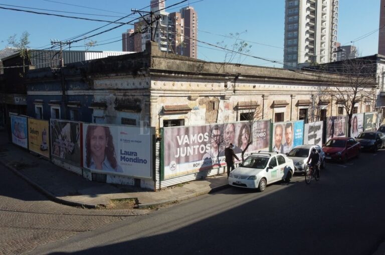 Exterior. La casa está en la esquina de La Rioja y San Luis