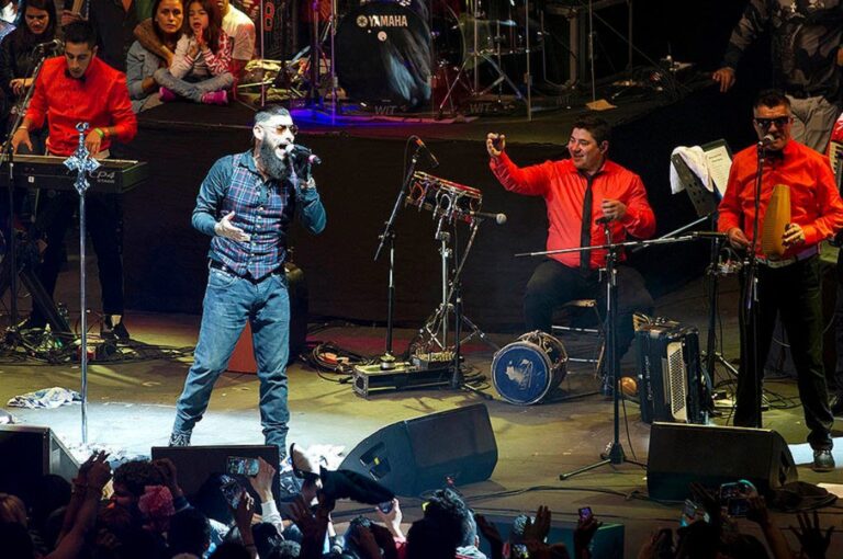 Ulises Bueno cantó en Carlos Pellegrini. Archivo.
