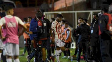La sacó "regalada". El momento que Emma Brítez se va a los vestuarios en la cancha de Patronato
