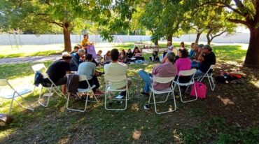 El objetivo de la iniciativa es generar vínculos y metodologías de colaboración entre el campo del arte y el activismo socio ambiental.