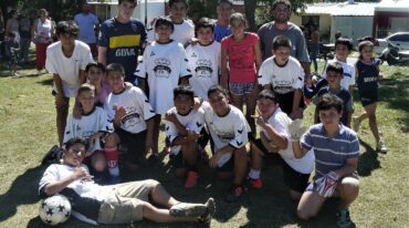 Los más grandes de Paraná 1 Fútbol Club muestran su conformidad y satisfacción por poder jugar.