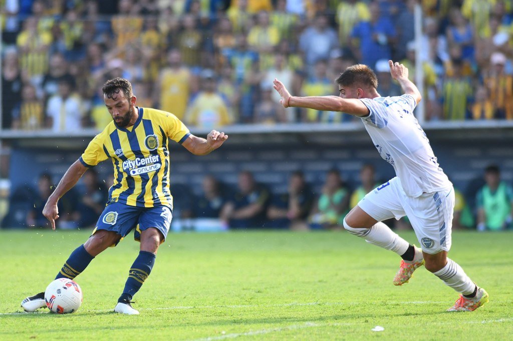 Lucas Gamba formará dupla de ataque con Alejo Véliz. Archivo.