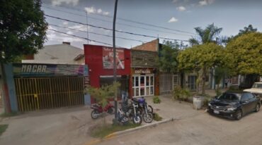 El marido de la víctima la había encontrado tirada en la parte posterior de su negocio