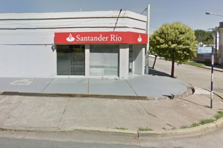 Los delincuentes no lograron su cometido en la sucursal bancaria. Gentileza.