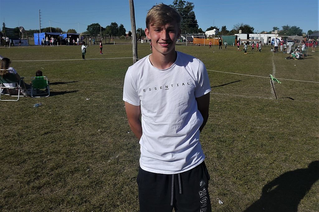 Yair Hillairet  actualmente en Boca de visita por Paraná y observando Fútbol Infantil. Marcelo Tortul