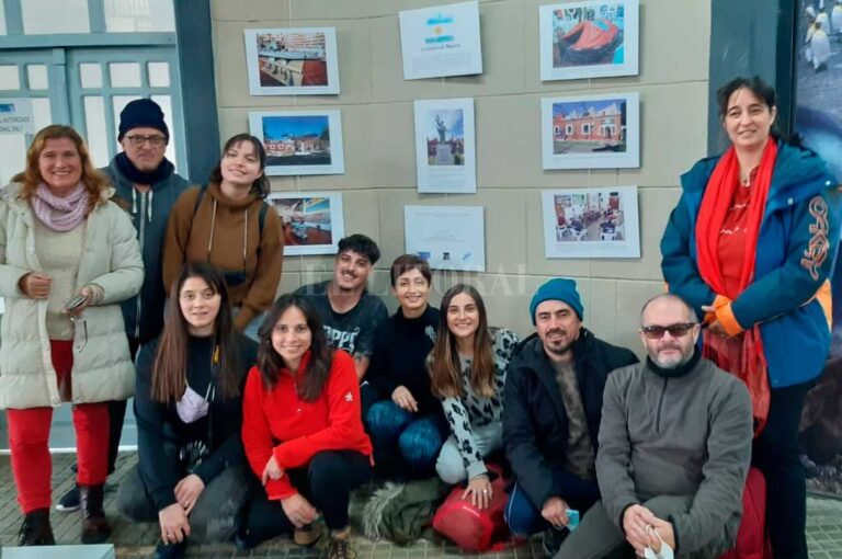 La exposición titulada "Malvinizando crearon un Museo" transmite a través de fotos y material audiovisual la conformación del Museo de Malvinas del Centro de ex soldados y combatientes de Santa Fe. Gentileza