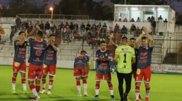 Atlético Paraná intentará acentuar su mejoría cuando visite a Defensores de Belgrano de Villa Ramallo. Marcelo Ledesma