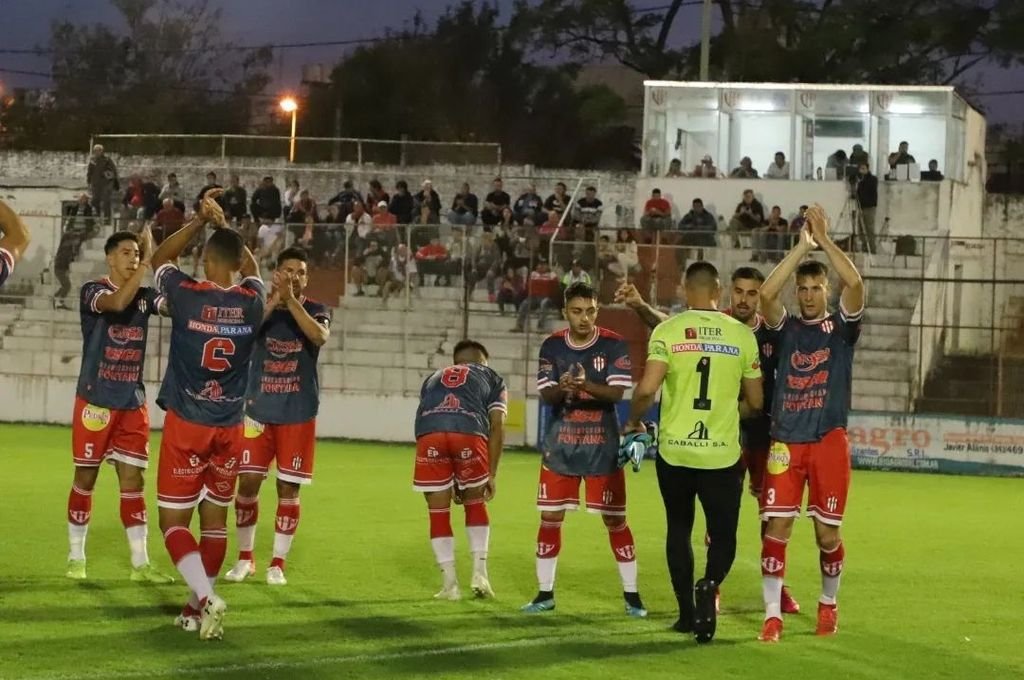 Atlético Paraná intentará acentuar su mejoría cuando visite a Defensores de Belgrano de Villa Ramallo. Marcelo Ledesma