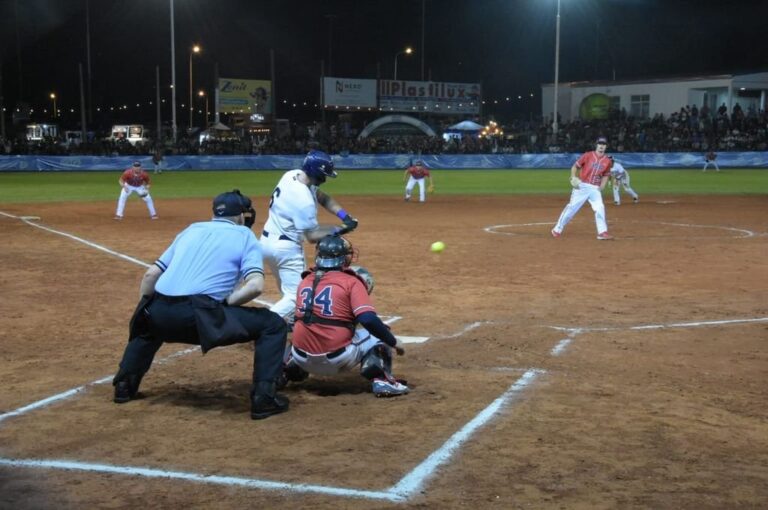 Argentina superaba 2 a 0 a Estados Unidos al momento de la suspensión.