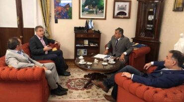 El encuentro se produjo en la sede de la fuerza de seguridad nacional en donde el titular del Ejecutivo local