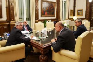 De la reunión de los mandatarios en el despacho presidencial participó el ministro de Seguridad