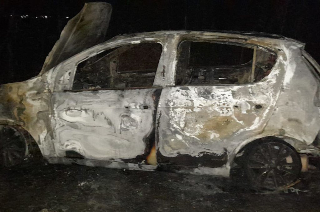 El Fiat Palio robado a Omar Fernández (65) en la puerta de su cochera