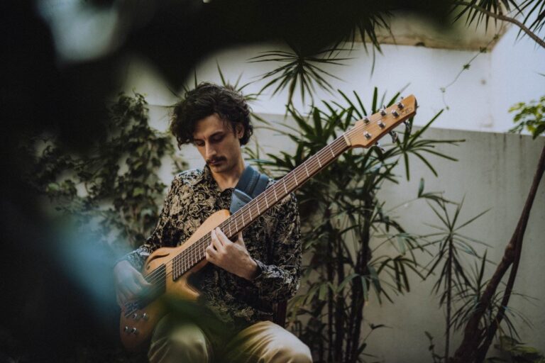 'De niño anhelaba ser parte de Los Simuladores y músico'
