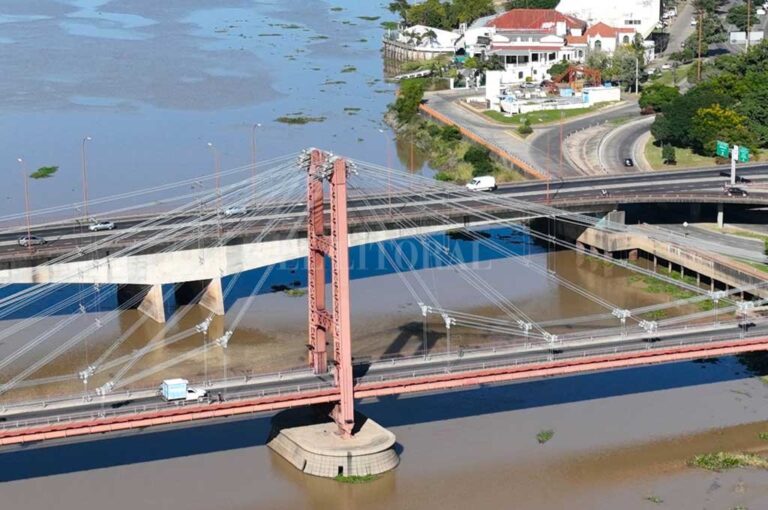Cambió el aspecto ribereño de la capital provincial con la llegada de más agua a la región. Fernando Nicola (Drone)