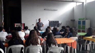 El taller 'está pensado para fomentar la lectura y el arte desde los clubes'