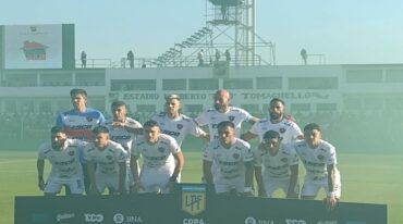 Patronato cometió errores y terminó su Copa con otra caída en Florencio Varela.