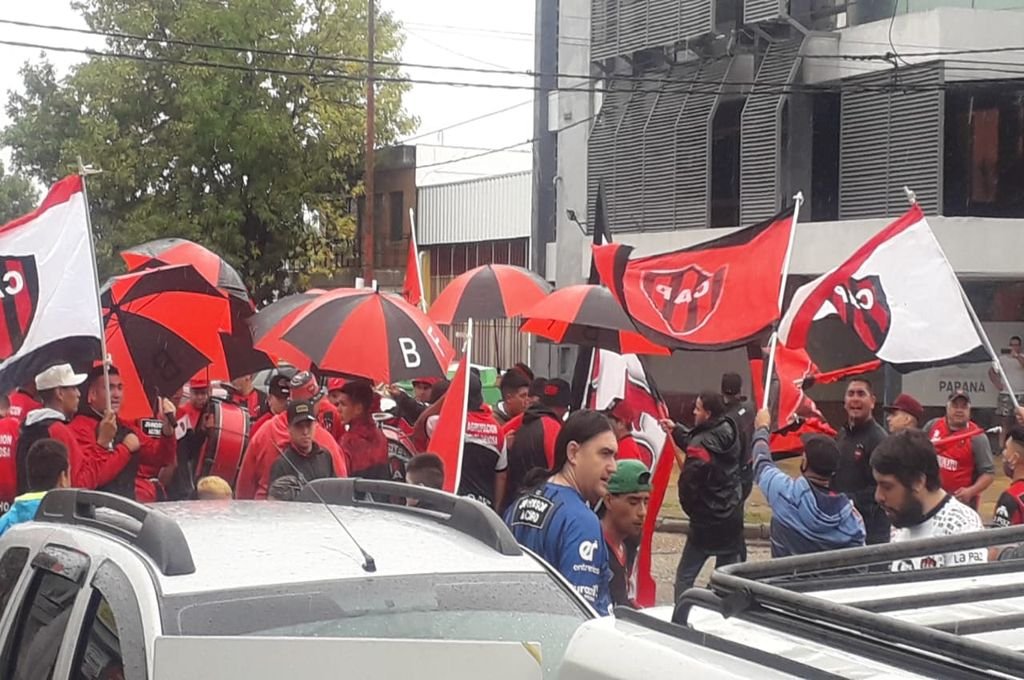 Hinchas de Patronato se manifestarán en las afuera de la sede