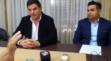 El intendente Escalante -junto al secretario de Legal y Técnica