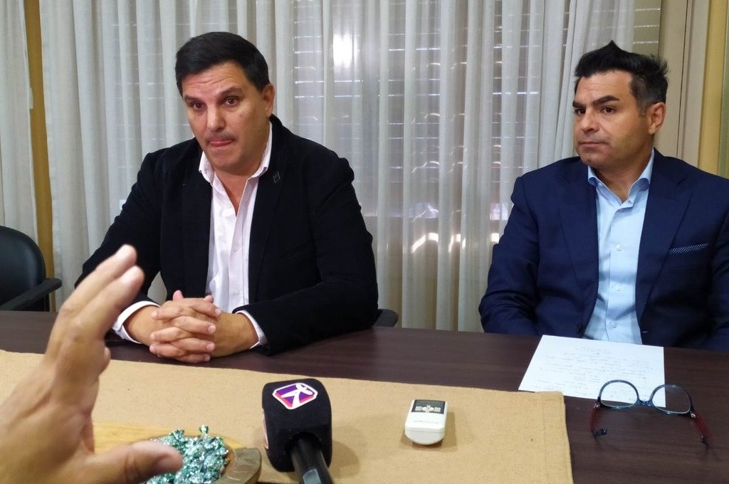 El intendente Escalante -junto al secretario de Legal y Técnica