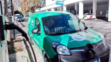 La EPE tiene cuatro autos 100% eléctricos y desde 2019 habilitó estaciones de carga en sus sedes de Rosario y la capital provincial