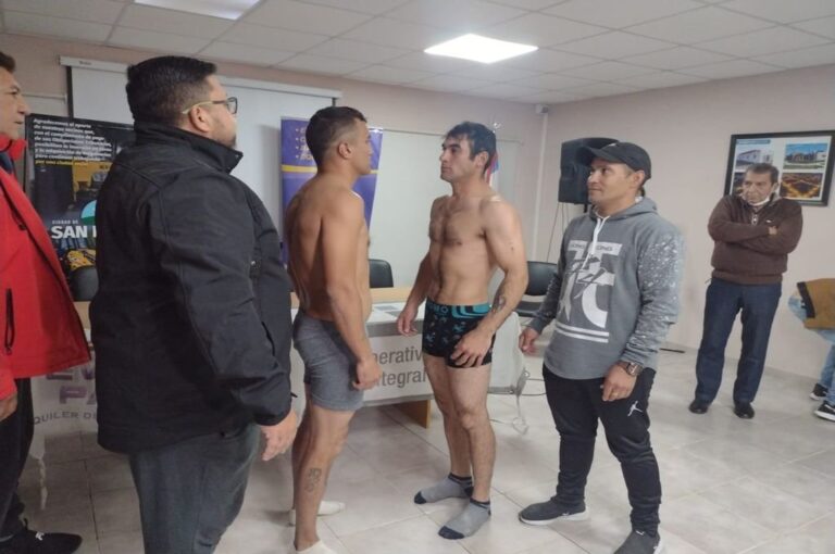 Garateguy y Rodríguez con mirada desafiante tras el pesaje del jueves. Víctor Ludi