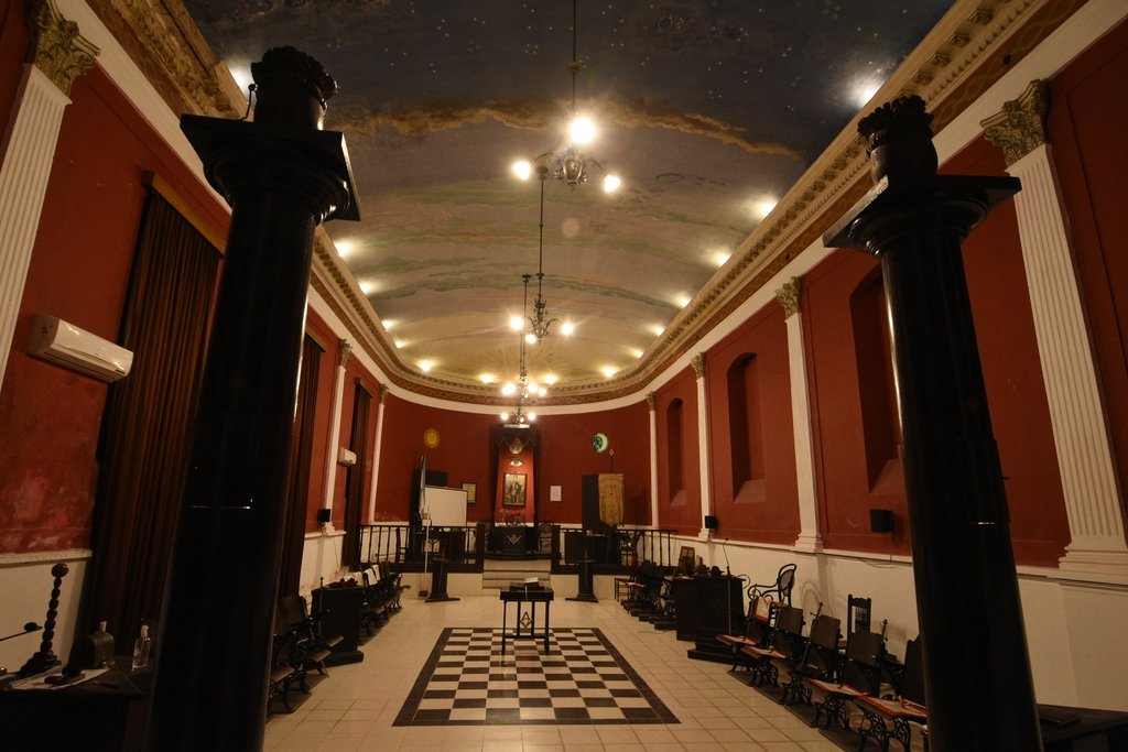 Templo. Este es el lugar en el que desde hace casi un siglo y medio se realizan las ceremonias masónicas en la ciudad de Santa Fe. Mauricio Garín