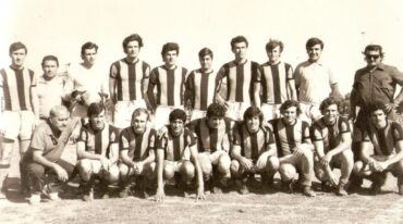 Campeón en fútbol. El equipo que se quedó con el trofeo de la Liga Rafaelina 1972. Gentileza: prensa Libertad.