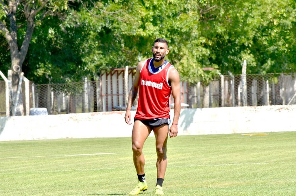 Rafael Barrios es uno de los futbolistas que pretende Facundo Sava para reforzar la defensa de Patronato.