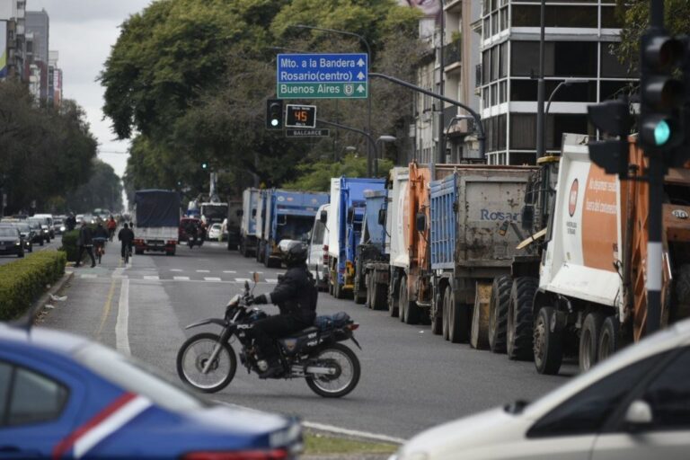 Los recolectores realizaron un paro y una movilización este viernes. Marcelo Manera.