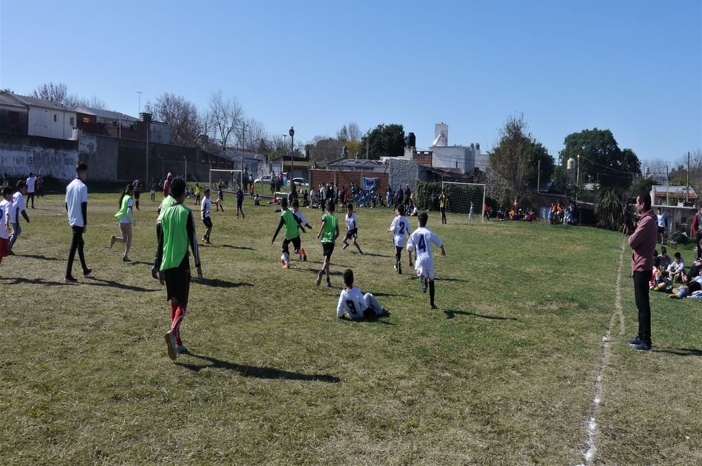 Con esfuerzo y trabajo un basural se convirtió en un espacio deportivo y de contención.
