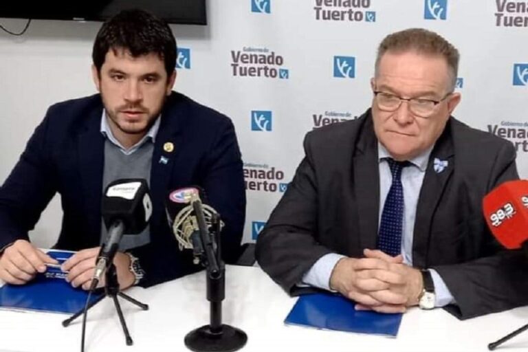 Mejorar la seguridad. Chiarella y Lagna firmaron un acuerdo para que la policía pueda retener y secuestrar motovehículos. Gentileza: prensa Gobierno de Santa Fe.