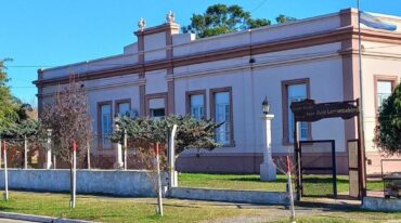La escuela primaria de la localidad. En el pueblo reclaman la secundaria: deben hacerla a 10 kilómetros