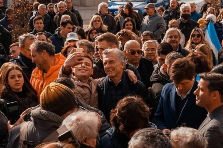 Macri en su visita a Rufino