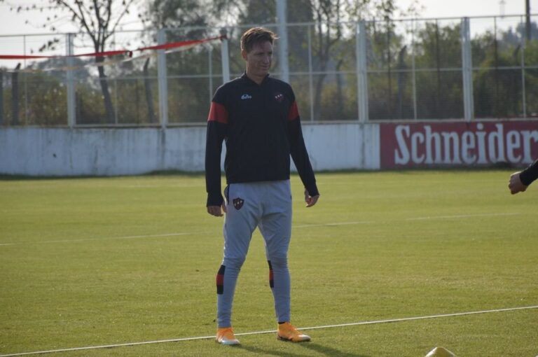 Facundo Sava prueba un equipo con lo que tiene a disposición