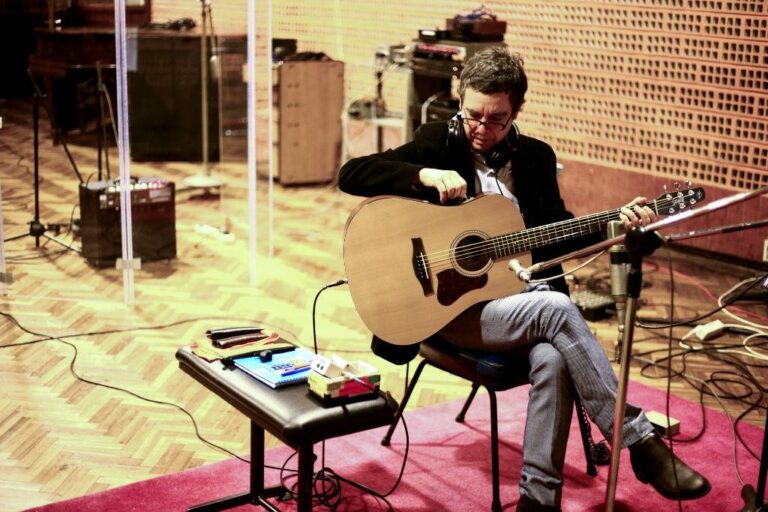 'El contacto con la música comenzó a los seis años'