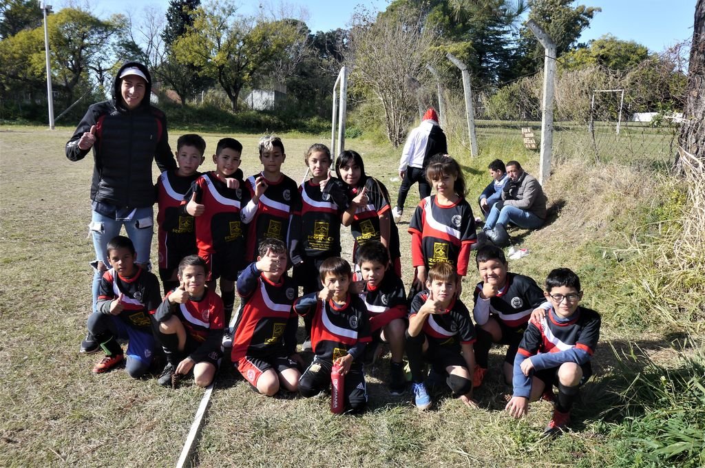 Los peques de Defensores del Chapu y la ansiedad de jugar su torneo.