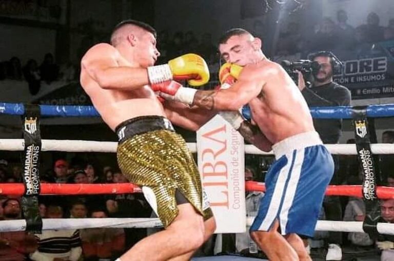 La izquierda de Arregui llega plena sobre el rostro de Velázquez.