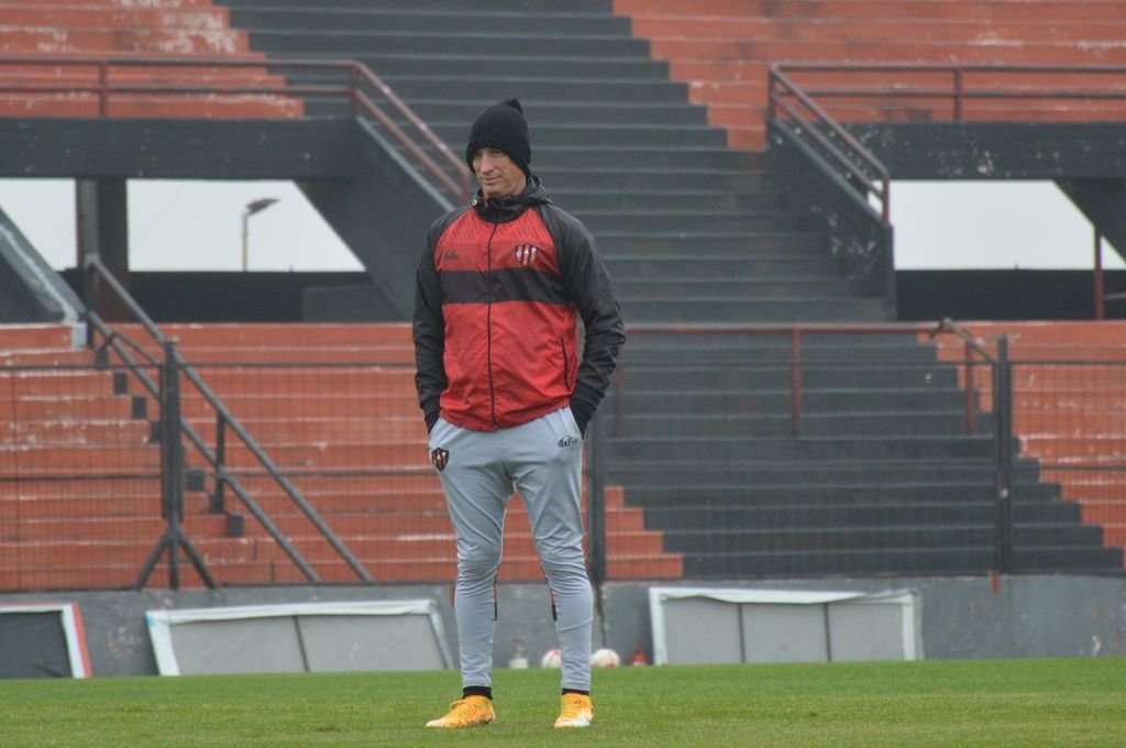 Facundo Sava tuvo que volver a tocar por obligación el equipo