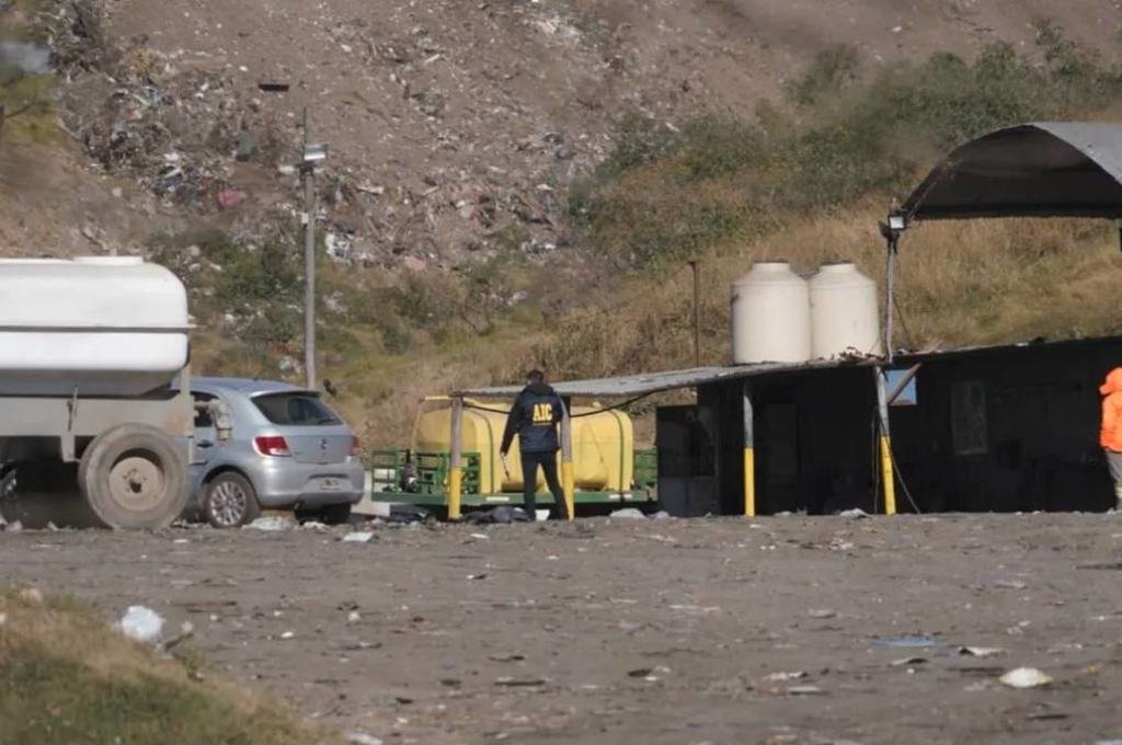 El cuerpo de un hombre fue encontrado este viernes en un relleno sanitario de Rosario
