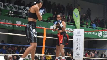 Yanina Lescano enfrentó a la colombiana Yeniffer Rodríguez