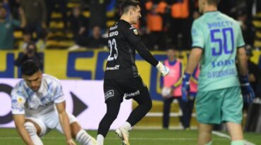 Servio convirtió de penal y festeja su gol