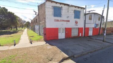 El ataque se produjo en la puerta del Club El Porvenir. Google Street View.